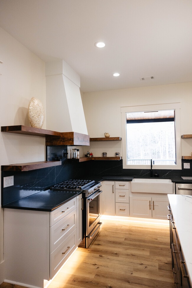 Photo - 1031 Pinehurst Dr