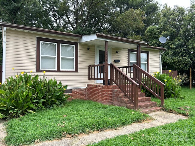 Photo - 3016 Celia Ave House