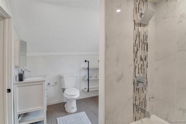 20830 Westview Ave Unit 2