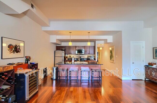 Photo - 1025 St Paul St