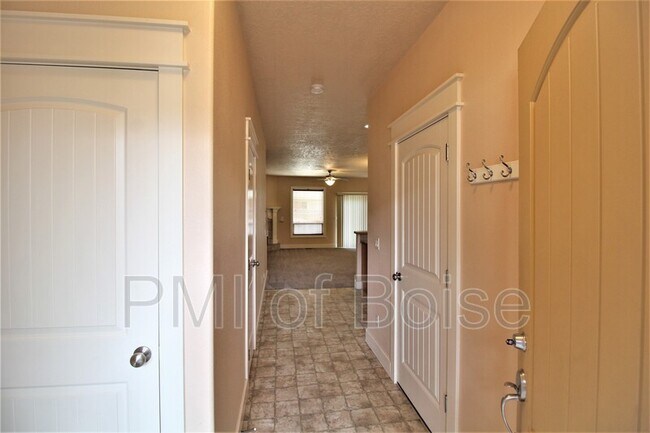 Photo - 2218 S Dorothy Ave Casa Adosada