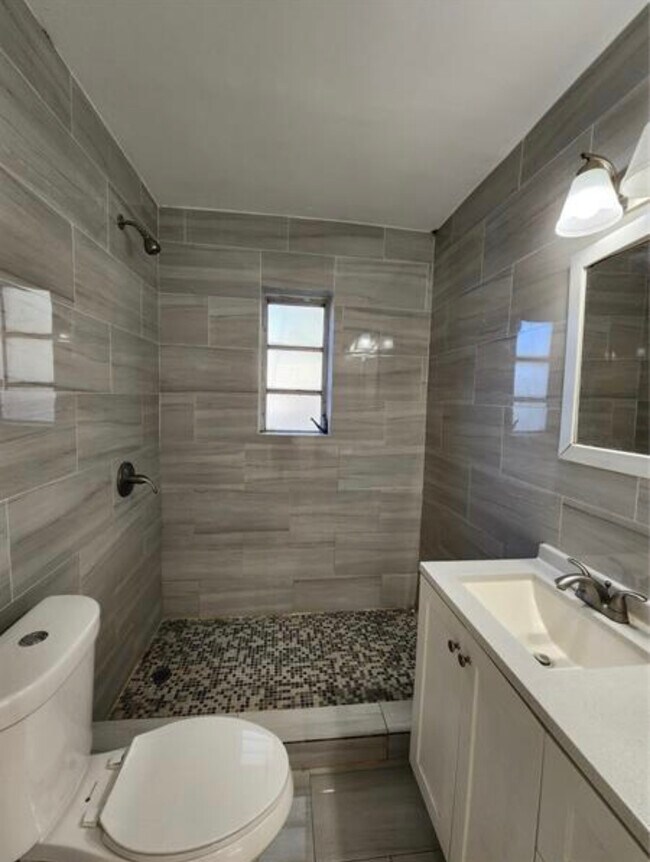 Photo - 2610 Grant St Unidad 1