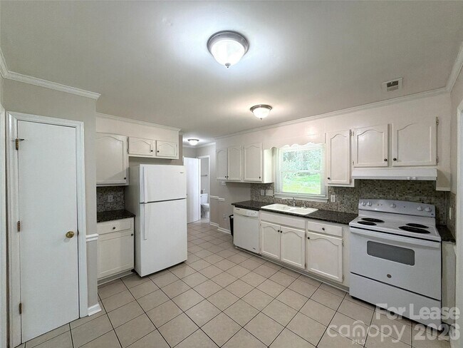 Photo - 7409 Lockmont Dr