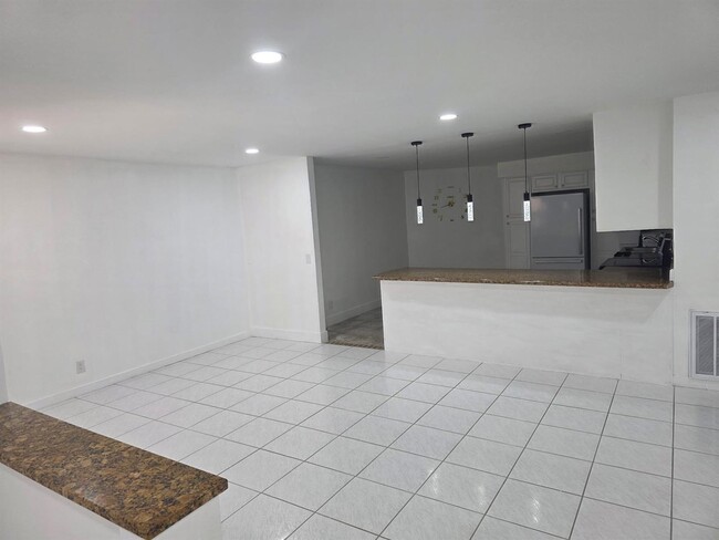 Photo - 4443 Vicliff Rd