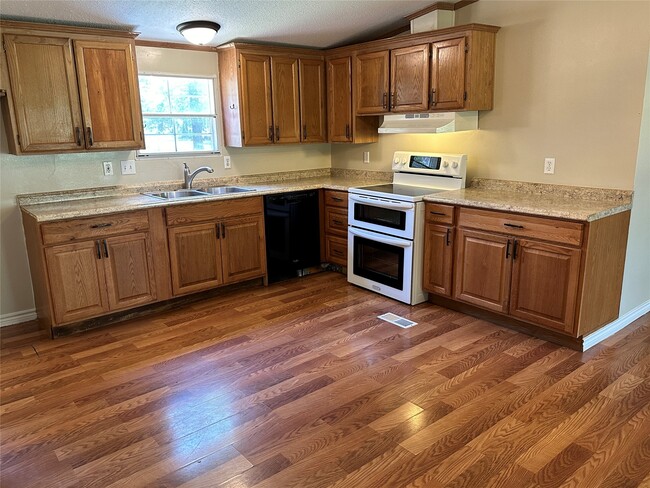 Photo - 621 Kennings Rd