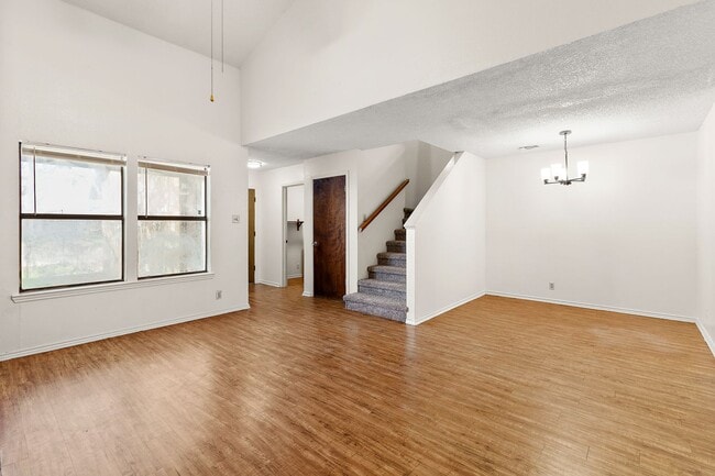 Photo - 1303 Conway Dr Unit B