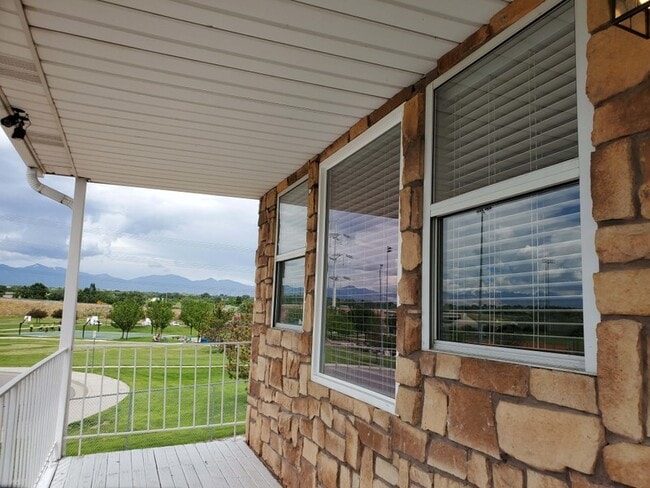 Photo - 940 W Red Oaks Dr