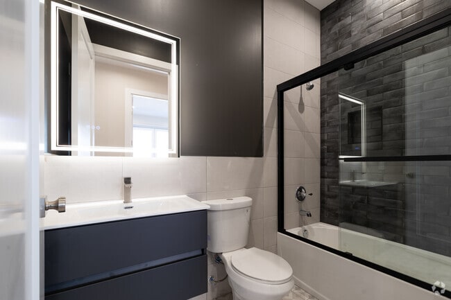 3BR, 2BA - 920SF - Primary Bedroom Bathroom - 58 Hamilton Ave