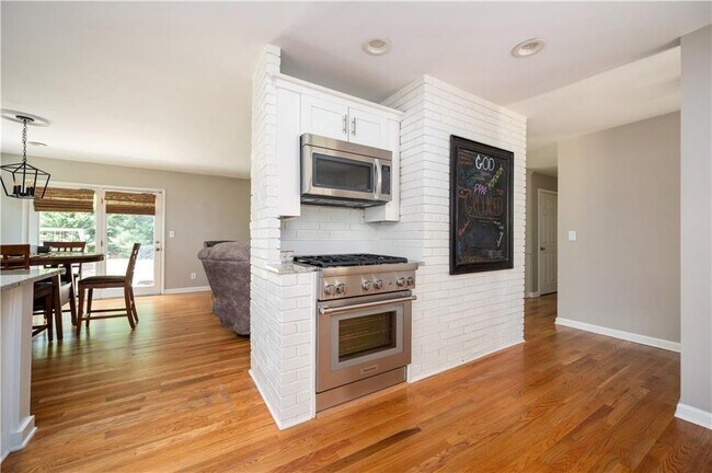 Photo - 3850 Beya Way