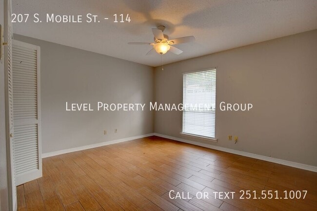 Photo - 207 S Mobile St