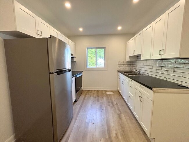 Photo - 26 Cayuga St Unit B