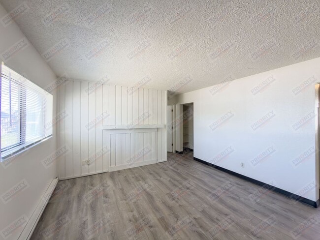 Building Photo - Ealges Nest Apartments Unit A