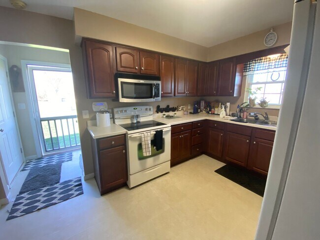 Photo - 206 N Bickett Rd, Xenia, Ohio 45385