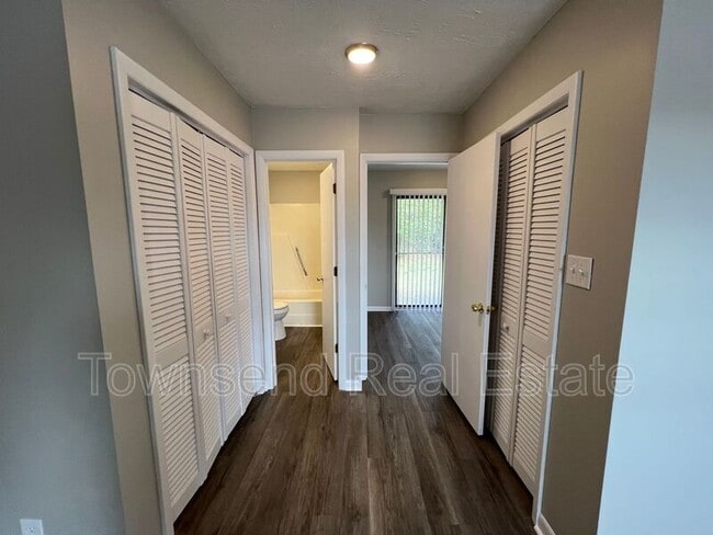 Photo - 1437 Ireland Dr