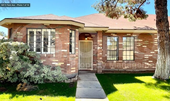 Building Photo - 941 E Park Ave