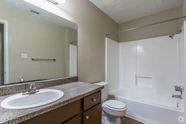 Bathroom - Trails on Treadway
