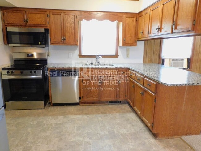 Photo - 8521 Richardsonwood Rd