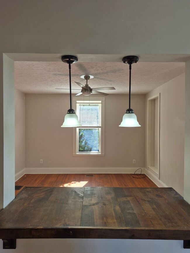 Building Photo - 2101 Park Ave Unit B