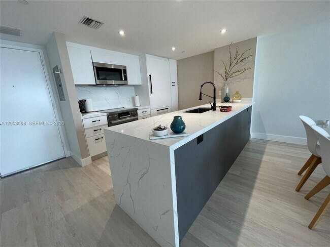 Photo - 50 Biscayne Blvd Unidad 2611