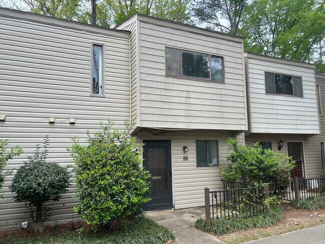 Photo - 240 Jamil Rd