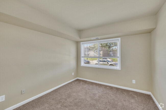 2BR, 2BA - 1,055SF - Baylor - Bedroom