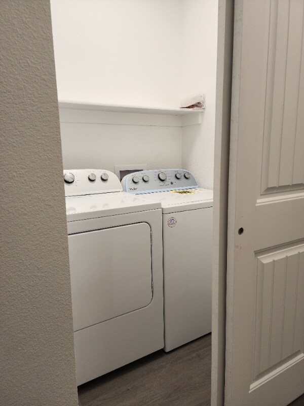 Photo - 636 E Laporte Dr