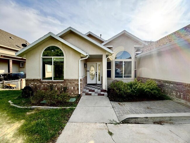 Building Photo - 2154 Wasatch Blvd Unit 2154 (Upstairs)