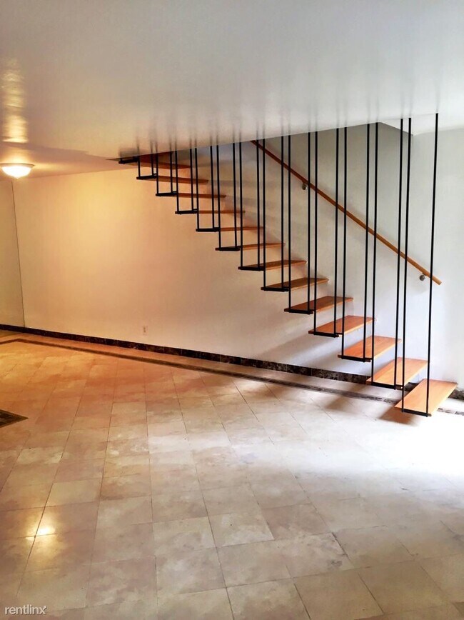 Photo - 2 br, 1.5 bath Condo - 2503 McCue Road 10