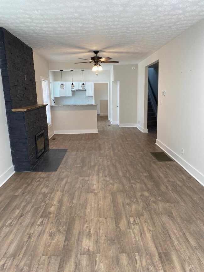 Photo - 340 W 38th St