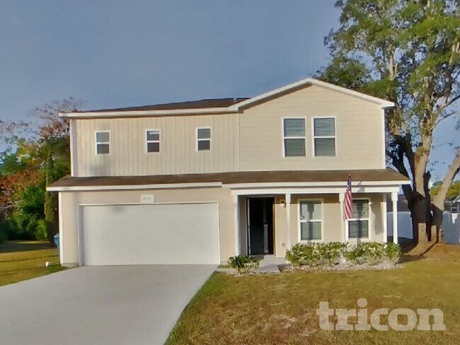 Building Photo - 2425 Lake Forest Ave