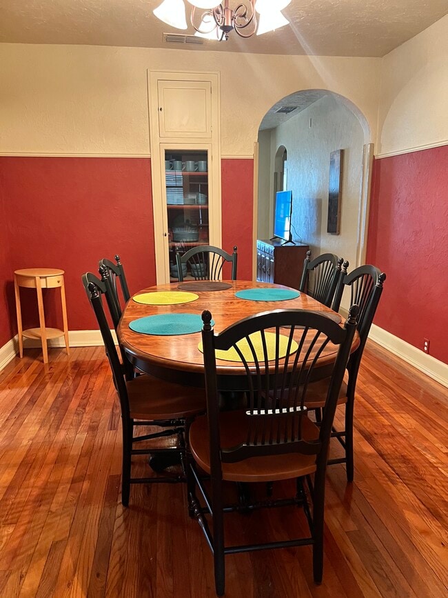 Photo - 114 NE 11th Ave