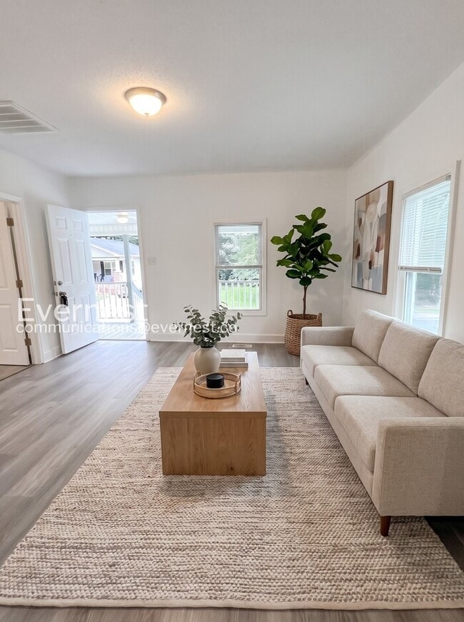317 W Twenty-Third St