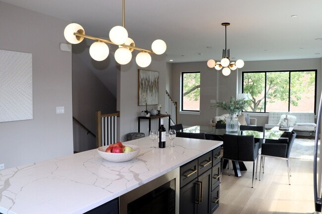 Photo - Lions Park Row