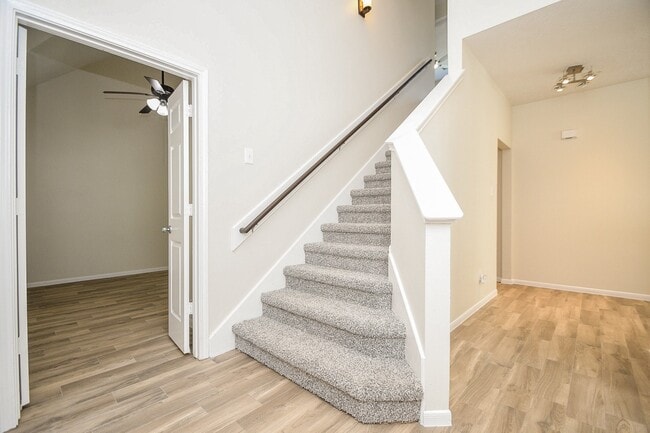 Photo - 139 Skycrest Dr