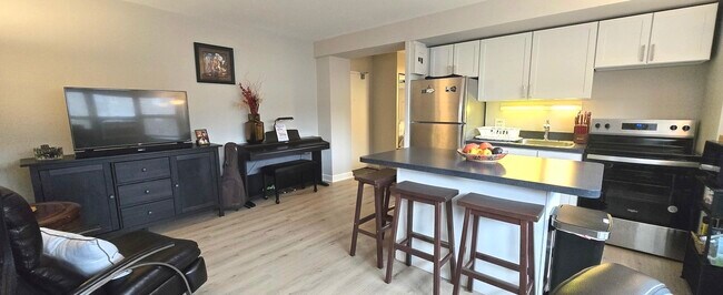 Photo - 4970 N Marine Dr