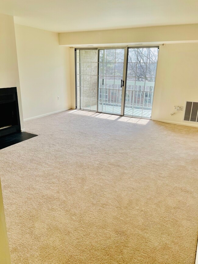 Photo - 1908 Wilson Ln Unidad 202