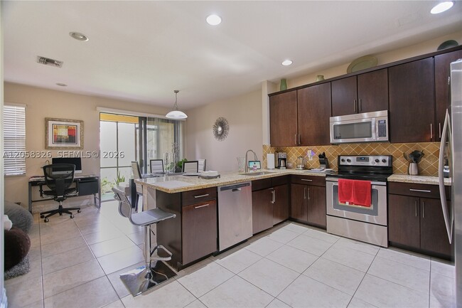 129 Riverwalk Cir E
