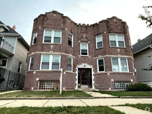 Building Photo - 4048 N Kilbourn Ave Unit 2 Rental