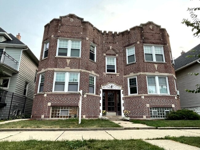 Photo - 4048 N Kilbourn Ave Apartment Unit 2
