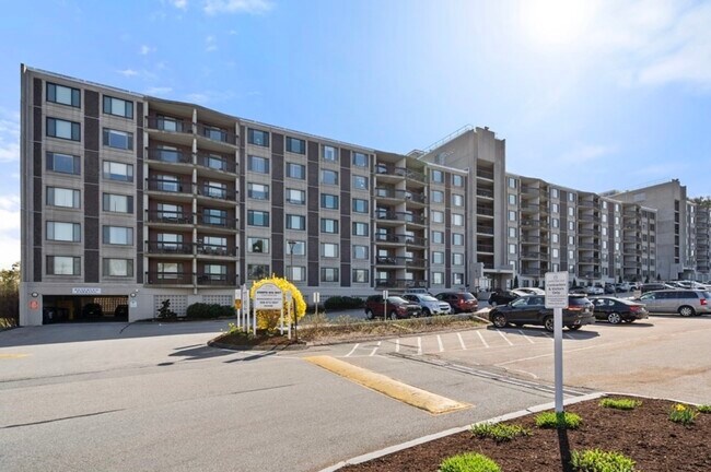 Photo - 1500 Worcester Rd Condo Unit 827
