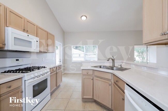 2027 Jaffa Ct