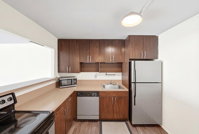 Photo - 1000 Parkview Dr Unit 1006