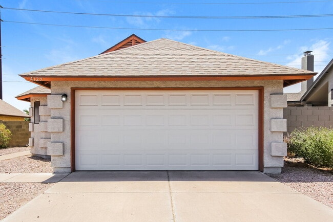 Building Photo - 4125 E La Puente Ave