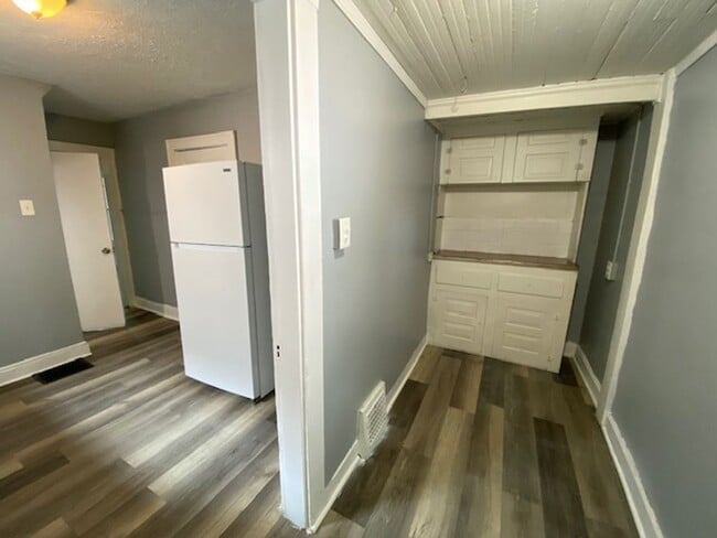 Photo - Roomy Goodyear Heights 5-Bed with Finished...