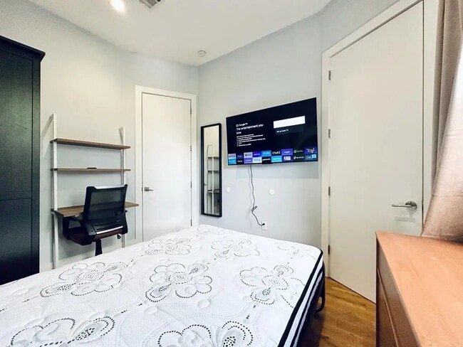 Photo - Furnished room/NOT APARTMENT Unit 2F