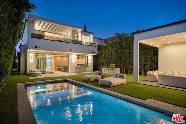 Building Photo - 14822 Hesby St