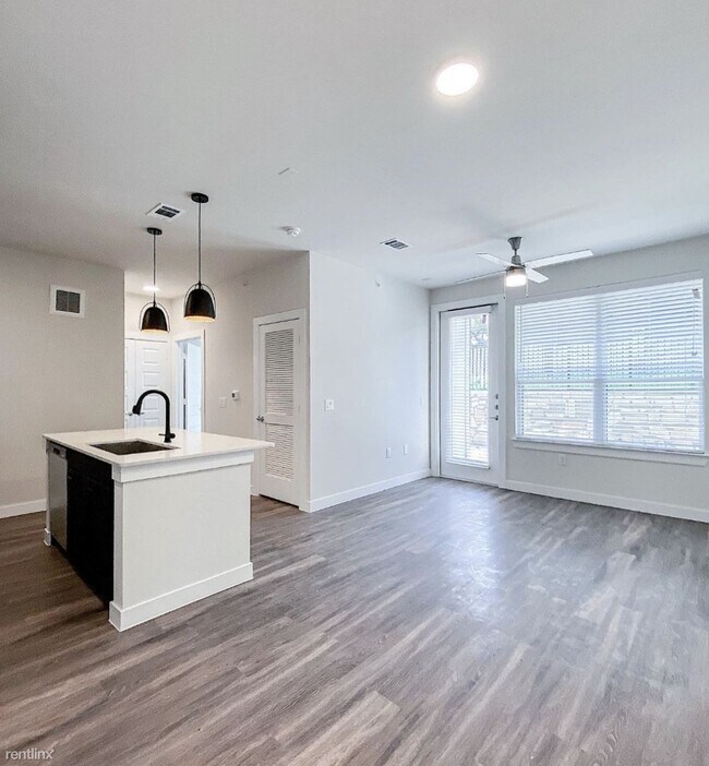 Photo - 2 br, 2 bath Condo - 824 S Crowley Rd 6 We...