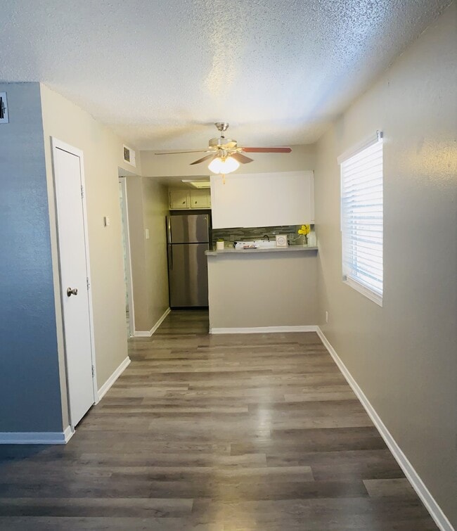 Open area with plenty space for your new dining set and bar stools. - Sedona Peak