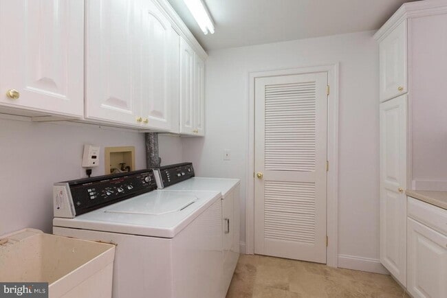 Photo - 4062 Mansion Dr NW
