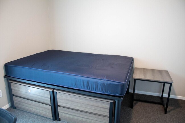 Photo - 107 E Springfield